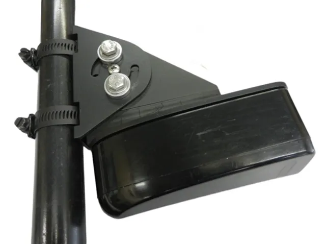 AP-LIVE-S Picture shows AP-LIVE-S attached to a trolling motor shaft